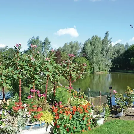 Отель Nice In With Lake View 3*